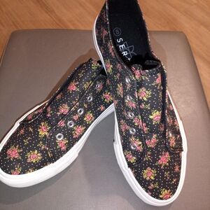 Floral Black Sneakers